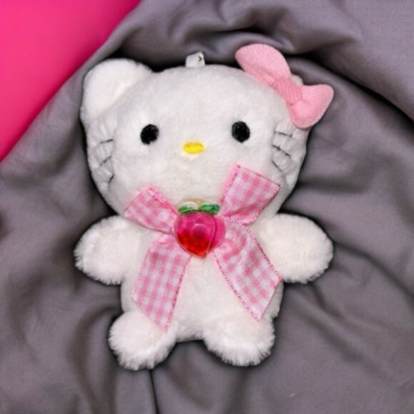 Summertime Peaches Hello Kitty Plush Keychain - Picture 1 of 4